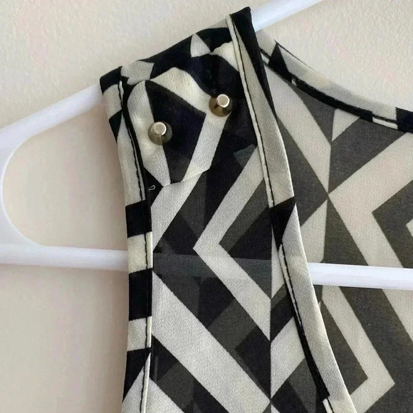 Charlotte Russe Geometric Pattern Tank Top with Gold Stud Detail, Size Small - Picture 4 of 9